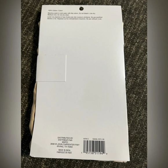 NWT “Give Thanks” Napkins - Picture 2 of 3